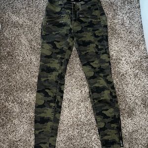 Francescas camo zip pants